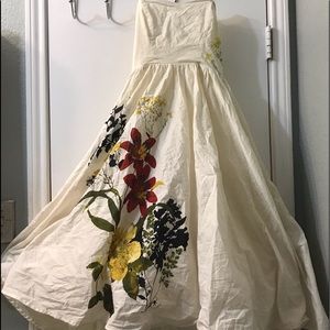 Selling a white floral dress